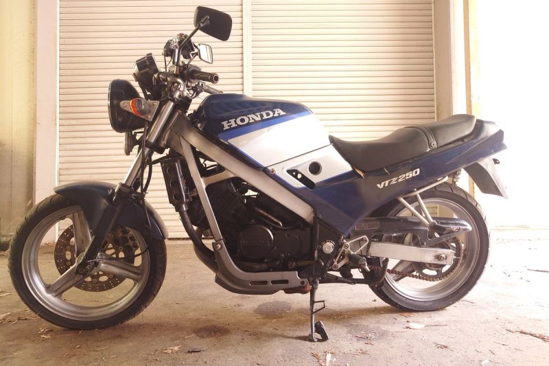 売ります！50000円。VTZ250 カギ、書類あり 後輩が…（写真4）